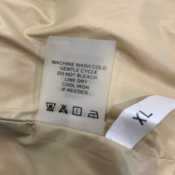 Women's Bronze Puffer Vest - Picture 7 of 9